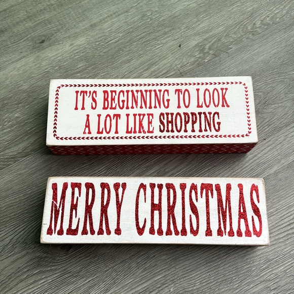 Set of 4 Christmas Decor Items - Picture 5 of 11